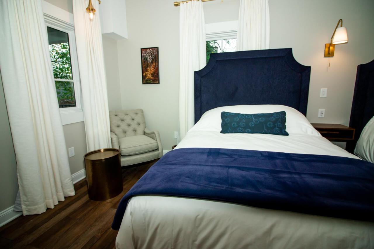 The Colonial Inn ฮิลส์โบโร ภายนอก รูปภาพ